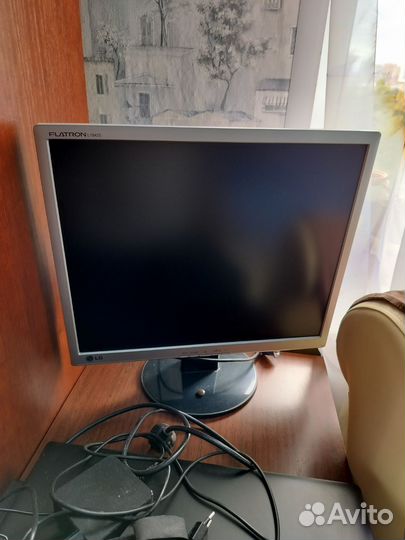Монитор LG flatron l1942s