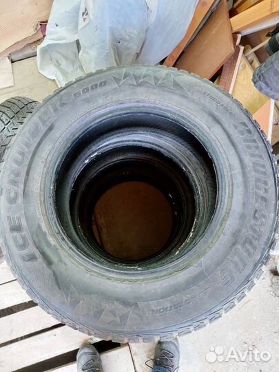 Bridgestone Ice Cruiser 5000 215/70 R16