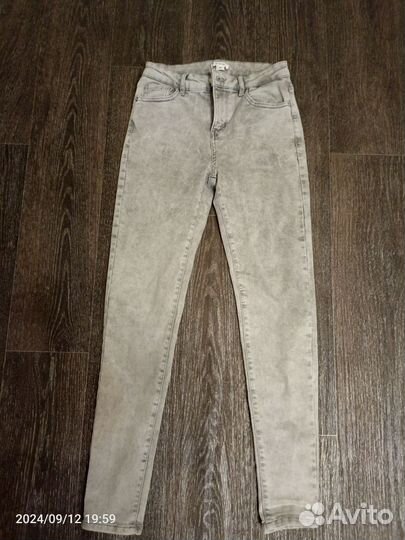 Джинсы новые
