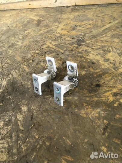 Петля двери задняя правая Volkswagen Jetta седан