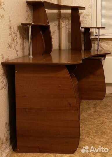 Стол компьютерный