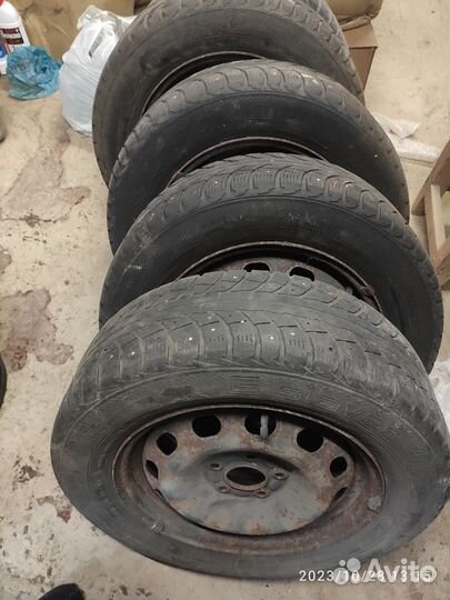 Gislaved Frost 195/65 R15 204