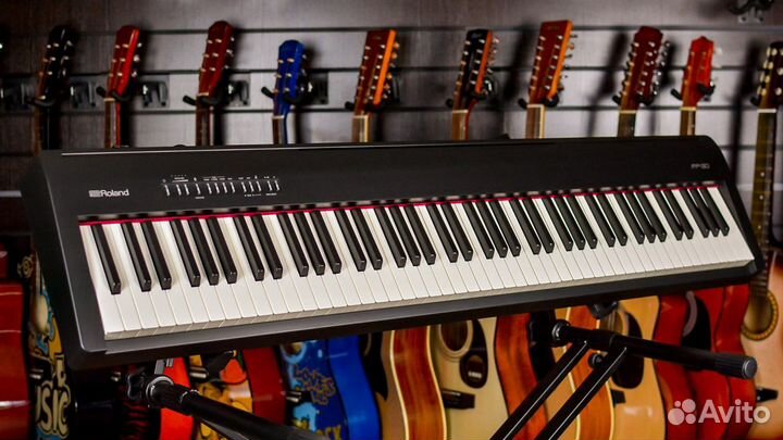 Цифровое пианино Roland + Аксессуары