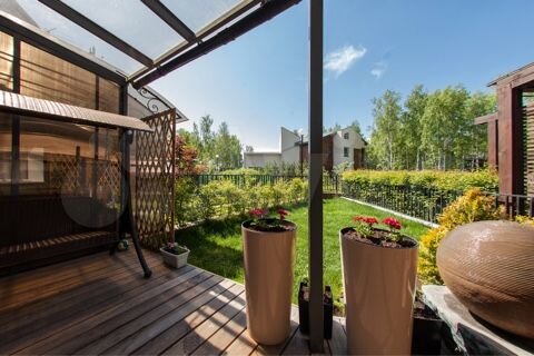 Дом 310 м² на участке 2,5 сот.