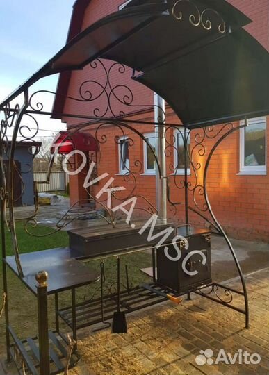 Мангал с крышей