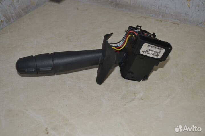 Переключатель поворотников Renault Duster