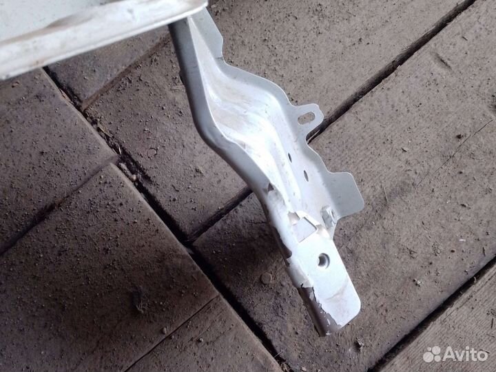 Запчасти на renault logan 2