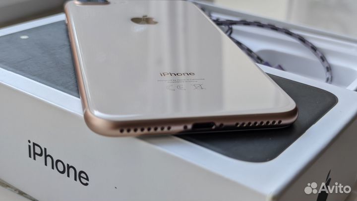 iPhone 8 plus в отличном состоянии