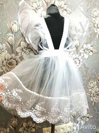 Белый школьный фартук