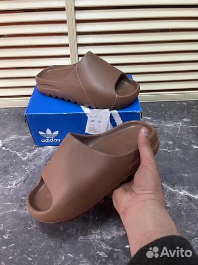 Тапочки Adidas Yeezy Slide