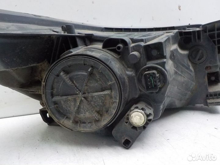 Б/У Б/У Фара левая Kia Rio 2015- 921014X500