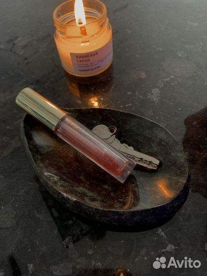 Подставки из камня