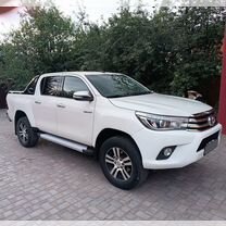 Toyota Hilux 2.8 AT, 2015, 215 000 км, с пробегом, цена 2 560 000 руб.