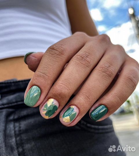 Маникюр в салоне