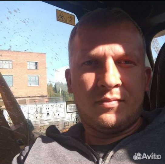 Машинист экскаватора гусеничного
