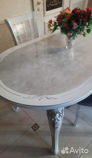 Стол кухоный