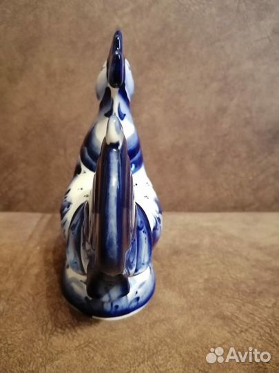 Статуэтка фарфоровая 