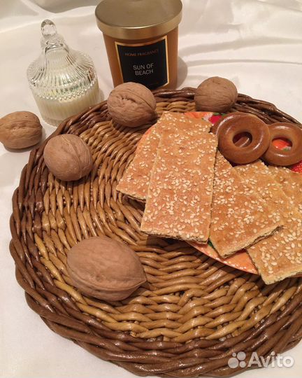 Плетеная сервировочная салфетка из бумажной лозы