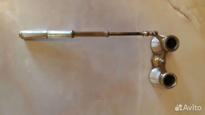 Театральный бинокль на ручке