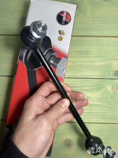 Стойка стабилизатора передняя Camry 40