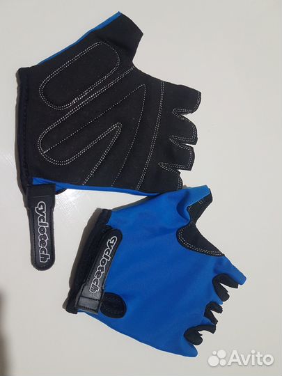 Перчатки спортивные