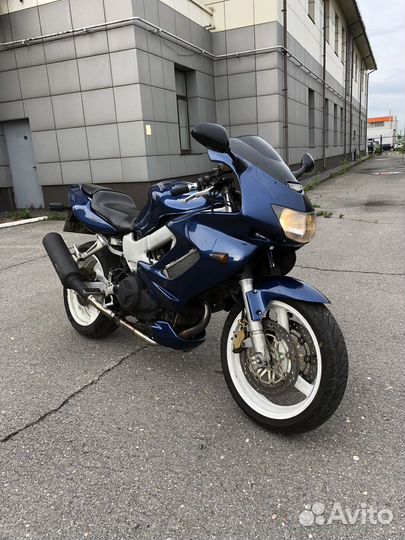 Продам Honda VTR