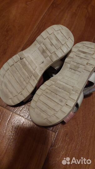 Продаются сандали для девочки 29р
