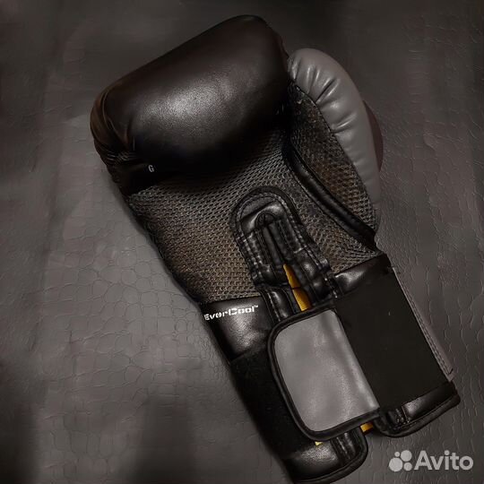 Боксерские перчатки 12 oz everlast