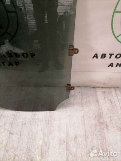 Стекло заднее правое Nissan Note E11 HR16DE 2006