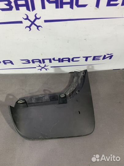 Брызговик 76625-60390 Toyota Land Cruiser 300