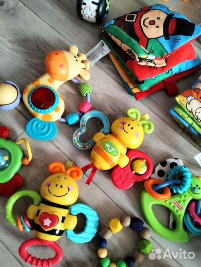 Игрушки для малышей пакетом