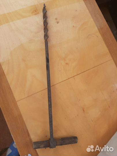 Посуда,скатерть,очки,сумка,шланг,аэрозоли,краски