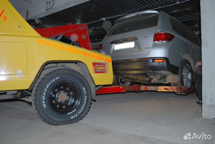 Эвакуатор из паркинга. Эвакуация машин