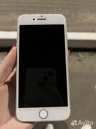 Телефон iPhone 7