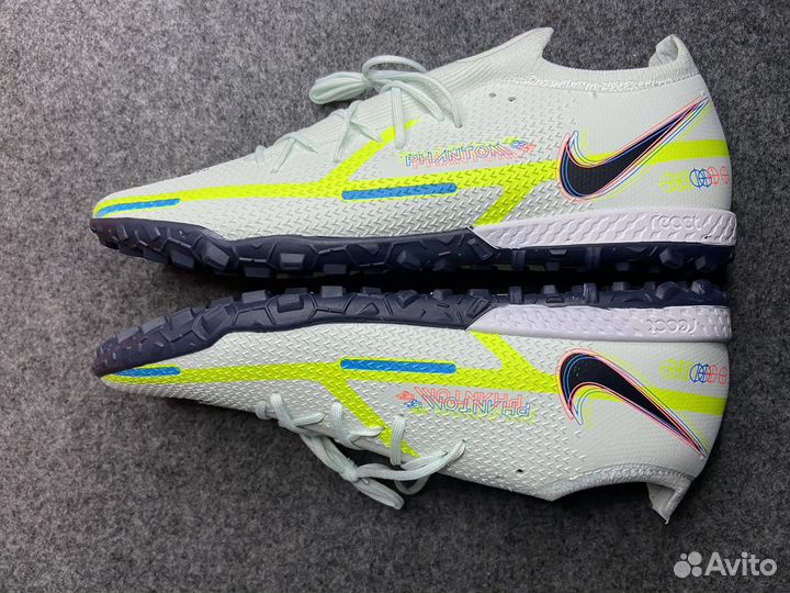 Футбольные бутсы nike phantom