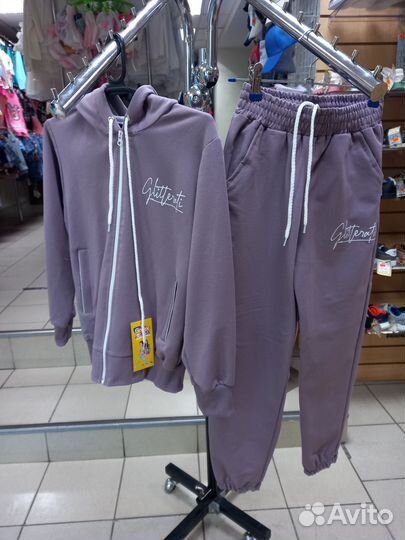 Спортивный костюм для девочки новый