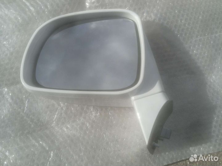 Зеркало заднего вида
