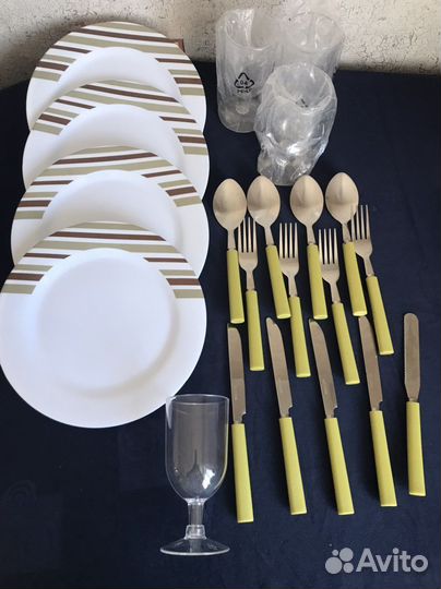 Набор для пикника на 4 персоны новый