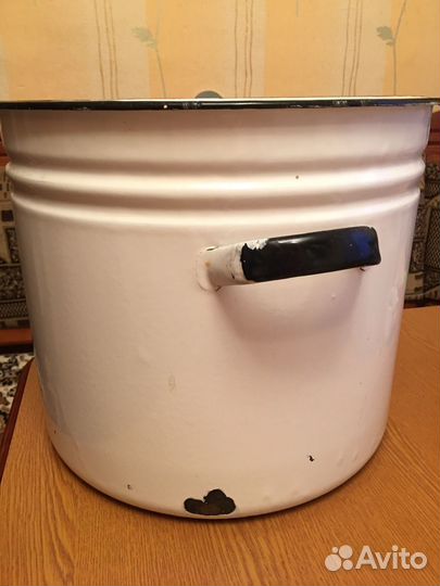 Кастрюля эмалированная