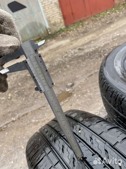 Nexen Roadian 571 235/60 R18 103