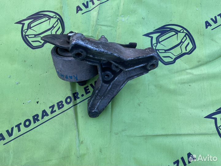 Кронштейн опоры Mitsubishi Carisma