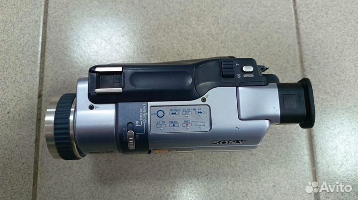 Видеокамера Sony DCR-TRV240E