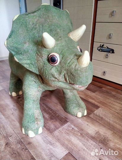 Интерактивный динозавр 