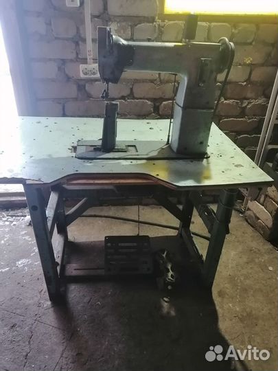 Колонковая швейная машина