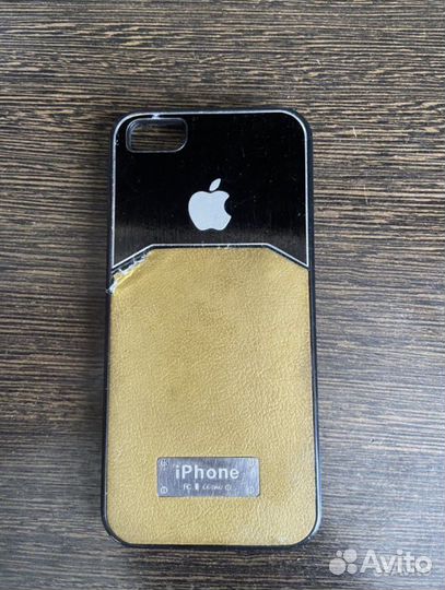 Чехлы на iPhone se