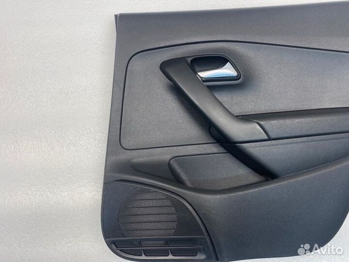 Обшивка двери задняя правая Volkswagen Polo седан