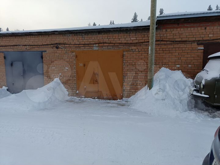 Гараж, > 30 м²