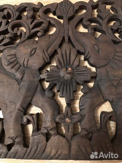 Панно резное из дерева Слоны