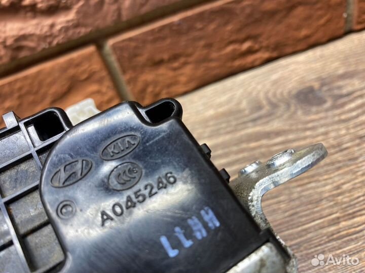 Замок багажника Kia Carnival 2020+