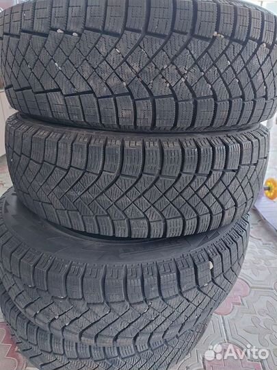 Pirelli Formula Ice 185/65 R15